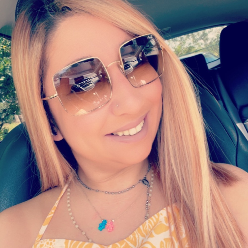 Meet your Posher, Charlyn